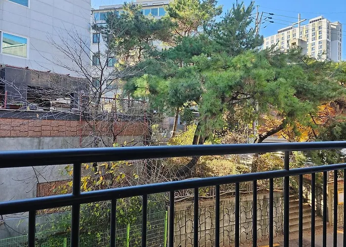 아파트 Newly Opened - Auryeon - 7min Walk From Yeonsinnae Station Line3, 6, Gtx-a, Neat&cozy,free Parking, Wifi, Netflix