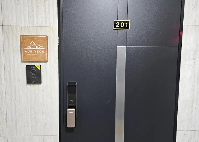 Newly Opened - Auryeon - 7min Walk From Yeonsinnae Station Line3, 6, Gtx-a, Neat&cozy,free Parking, Wifi, Netflix 아파트 *