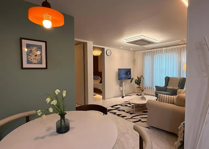 Newly Opened - Auryeon - 7min Walk From Yeonsinnae Station Line3, 6, Gtx-a, Neat&cozy,free Parking, Wifi, Netflix