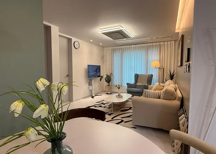 Newly Opened - Auryeon - 7min Walk From Yeonsinnae Station Line3, 6, Gtx-a, Neat&cozy,free Parking, Wifi, Netflix 서울특별시