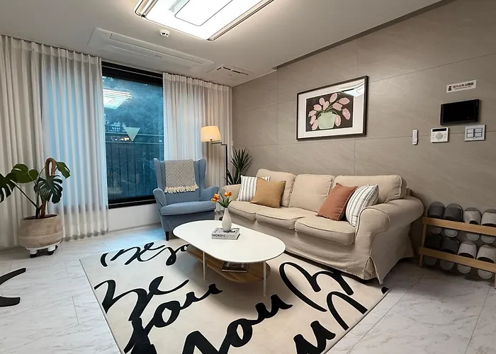 Newly Opened - Auryeon - 7min Walk From Yeonsinnae Station Line3, 6, Gtx-a, Neat&cozy,free Parking, Wifi, Netflix * 서울특별시