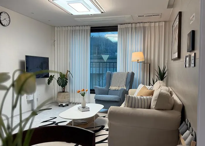 아파트 Newly Opened - Auryeon - 7min Walk From Yeonsinnae Station Line3, 6, Gtx-a, Neat&cozy,free Parking, Wifi, Netflix *