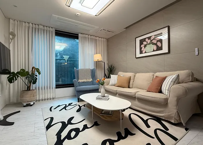 Newly Opened - Auryeon - 7min Walk From Yeonsinnae Station Line3, 6, Gtx-a, Neat&cozy,free Parking, Wifi, Netflix